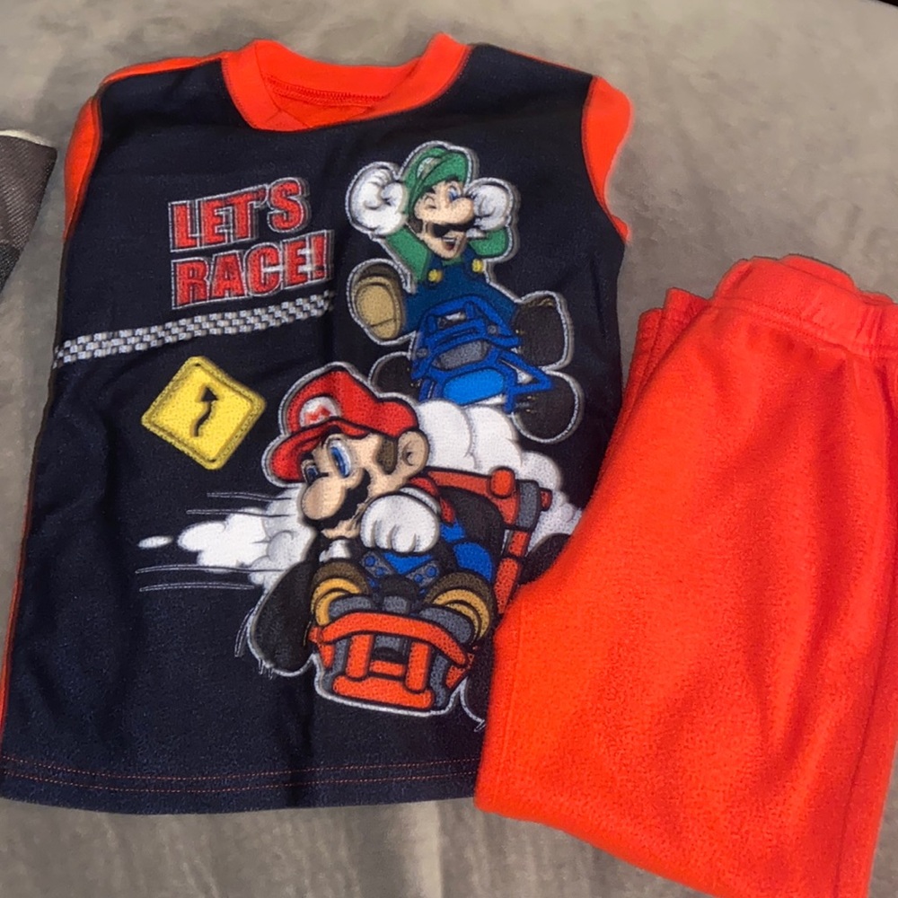 MarioKart pajamas size 4/5